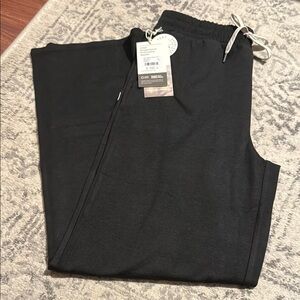 Vuori Halo Essential Wide Leg Pants